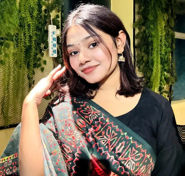 ধীরে ধীরে লাগালাম বৌদিকে।